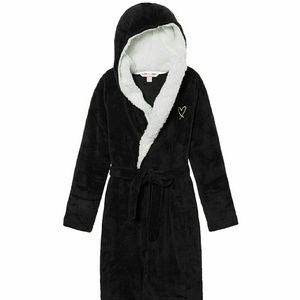 Brand New VS Cozy Short Robe